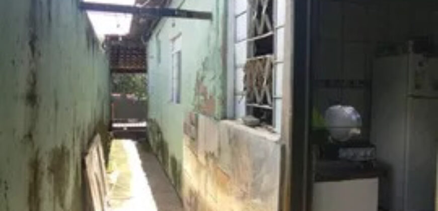 CASA COM 3 QTOS, SUITE, BAIRRO CENTRO EM SÃO SEBASTIÃO/DF.