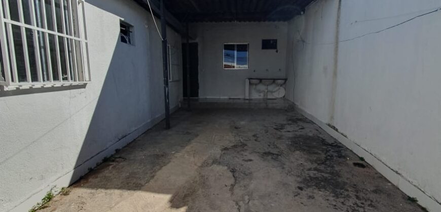 Casa quitada, escriturada e com habite-se na quadra 206, conjunto 04 do Residencial oeste