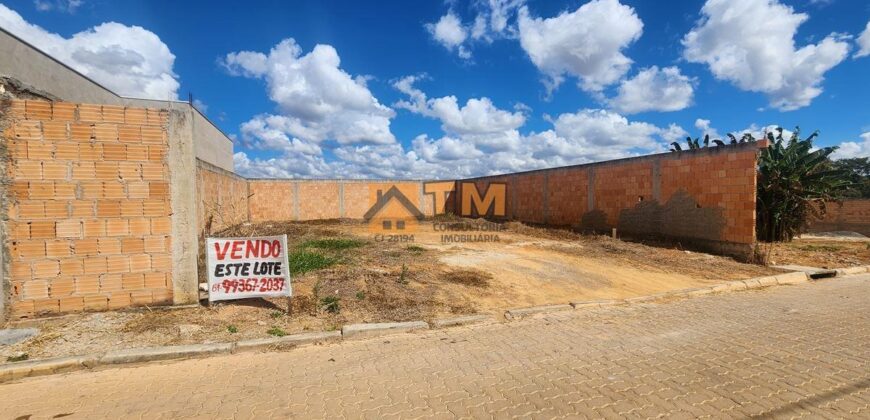 Lote com 240 metros, Murado, com Fosse, Nascente, no Condomínio Del Ouro, Jardim Botânico /DF., Perto do Ouro Vermelho II