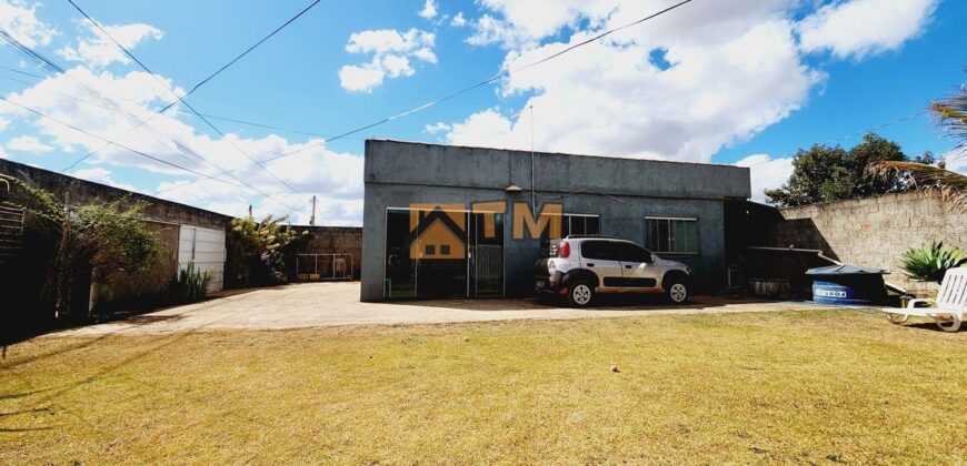 EXCELENTE CASA, TODA NA LAJE, COM ESTRUTURA PARA MAIS 1 PAVIMENTO, DE ESQUINA, LOTÃO COM 400 METROS, BAIRRO MORRO DA CRUZ, EM SÃO SEBASTIÃO/DF.