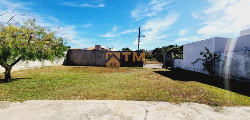 CASA COM 4 QUARTOS, TODA NA LAJE, COM ESTRUTURA PARA MAIS 1 PAVIMENTO, NO CONDOMINIO QUINTAS DO TREVO, JARDIM BOTANICO DE BRASILIA.