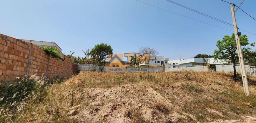 SOBRANDO EM LOTE DE 250mts NO BAIRRO RESIDENCIAL DO BOSQUE EM SÃO SEBASTIÃO DF.