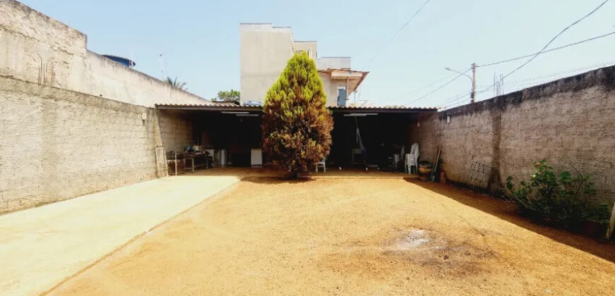 EXCELENTE CASA DE FUNDOS, BAIRRO MORRO DA CRUZ, ATRAS DA GARAGEM DE ONIBUS, NA ENTRADA DO BAIRRO EM SÃO SEBASTIÃO/DF.