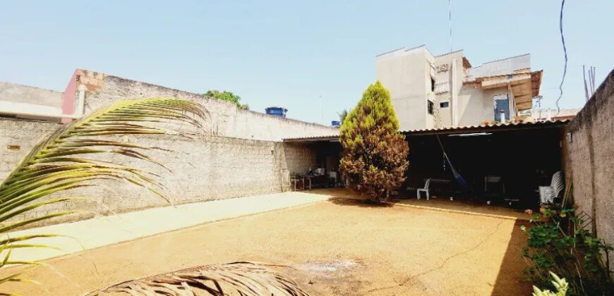 EXCELENTE CASA DE FUNDOS, BAIRRO MORRO DA CRUZ, ATRAS DA GARAGEM DE ONIBUS, NA ENTRADA DO BAIRRO EM SÃO SEBASTIÃO/DF.