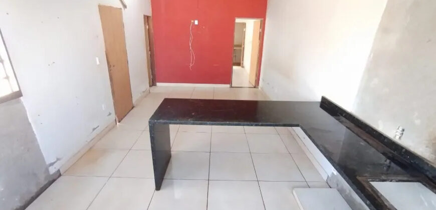 CASA COM 1 SUITE AMPLA, BAIRRO MORRO DA CRUZ, EM SÃO SEBASTIÃO/DF.