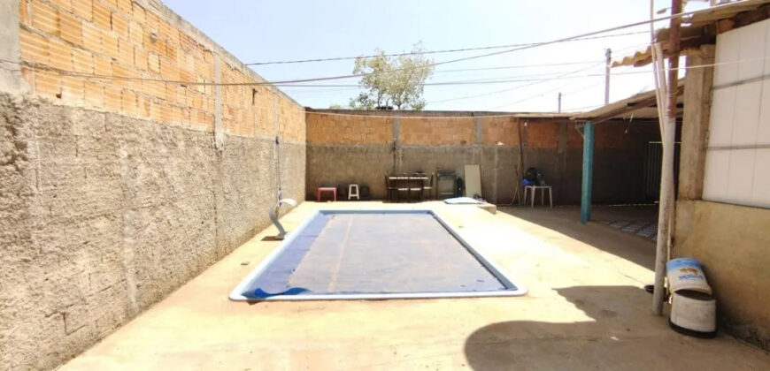 EXCELENTE CASA COM PISCINA AQUECIDA, NO BAIRRO MORRO DA CRUZ, PERTO DA FEIRA PERMANENTE, EM SÃO SEBASTIÃO/DF.,