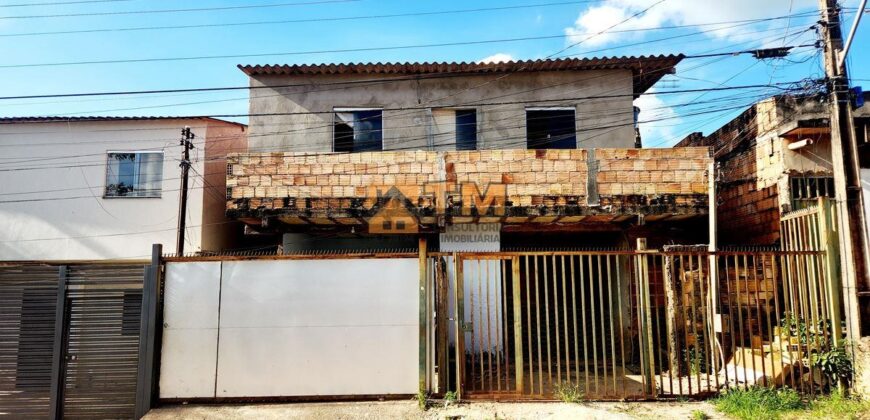 SOBRADO COM 4 QUARTOS, NO BAIRRO RESIDENCIAL DO BOSQUE, DE FRENTE A PRAÇA, EM SÃO SEBASTIÃO/DF.