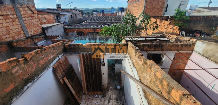 SOBRADO COM 4 QUARTOS, NO BAIRRO RESIDENCIAL DO BOSQUE, DE FRENTE A PRAÇA, EM SÃO SEBASTIÃO/DF.