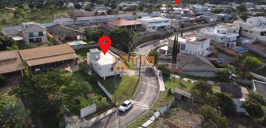 EXCELENTE SOBRADO, DE ESQUINA, COM UMA BELISSIMA VISTA PANORAMICA, PERTO DA PORTARIA, NO CONDOMINIO OURO VERMELHO II, NO JARDIM BOTANICO DE BRASILIA!