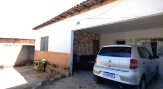 CASA COM KITNET NO BAIRRO JOÃO CÂNDIDO EM SÃO SEBASTIÃO DF.