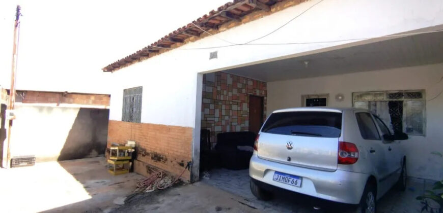 CASA COM KITNET NO BAIRRO JOÃO CÂNDIDO EM SÃO SEBASTIÃO DF.