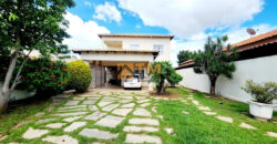 MARAVILHOSO SOBRADO, COM 4 QUARTOS, LINDO JARDIM QUE FAZ INTERAÇÃO COM A CASA, LOTE VAZADO DE UMA RUA PARA OUTRA, CONDOMINIO QUINTAS DO SOL, NO JARDIM BOTANICO DE BRASILIA!