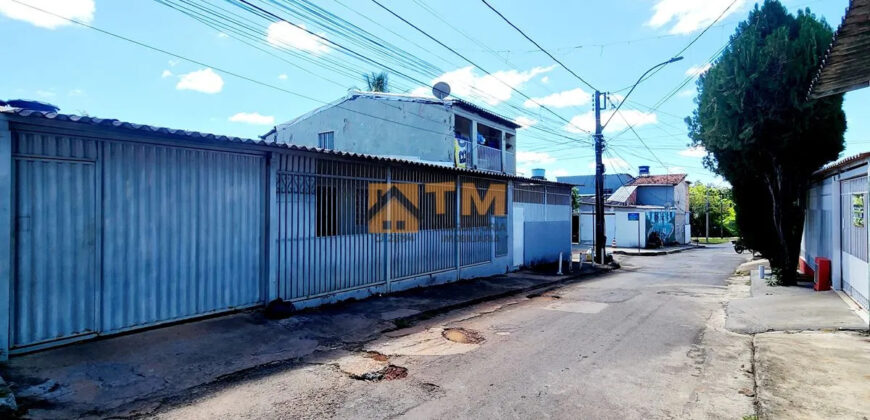 IMÓVEL PARA INVESTIMENTO, OU INVESTIR E MORAR SÃO 3 MORADIAS NO MESMO LOTE, COM ÁGUA E LUZ INDIVITUAL! IMÓVEL DE ESQUINA, PERTO DE PARADA DE ONIBUS E COMERCIO EM GERAL! SOBRADO MAIS CASA, NO SETOR TRADICIONAL, PERTOS DOS CORREIOS, EM SÃO SEBASTIÃO/DF.