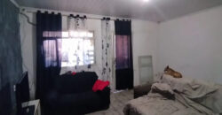 CASA COM KITNET NO BAIRRO JOÃO CÂNDIDO EM SÃO SEBASTIÃO DF.