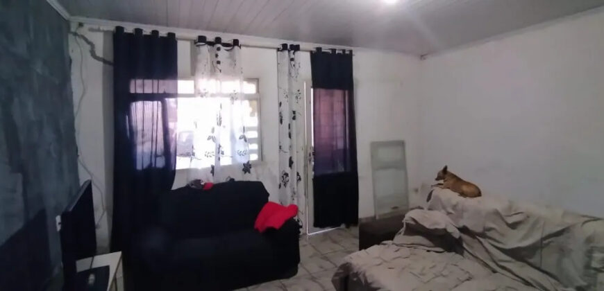 CASA COM KITNET NO BAIRRO JOÃO CÂNDIDO EM SÃO SEBASTIÃO DF.