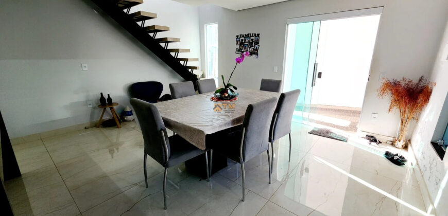 PARA QUEM ALMEJA MORAR EM UM IMÓVEL, BEM LOCALIZADO, COM FINO ACABAMENTO, CONFORTO DE UM LAR! ARMÁRIOS PLANEJADOS, BEM NO INICIO DA CIDADE, NA PARTE DOS FUNDOS DO SUPERMERCADO ULTRABOX, NO BAIRRO RESIDENCIAL OESTE, EM SÃO SEBASTIÃO/DF.