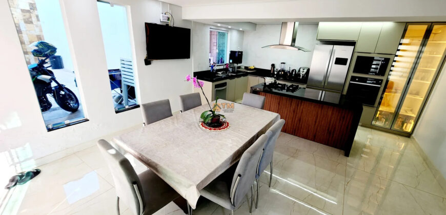 PARA QUEM ALMEJA MORAR EM UM IMÓVEL, BEM LOCALIZADO, COM FINO ACABAMENTO, CONFORTO DE UM LAR! ARMÁRIOS PLANEJADOS, BEM NO INICIO DA CIDADE, NA PARTE DOS FUNDOS DO SUPERMERCADO ULTRABOX, NO BAIRRO RESIDENCIAL OESTE, EM SÃO SEBASTIÃO/DF.