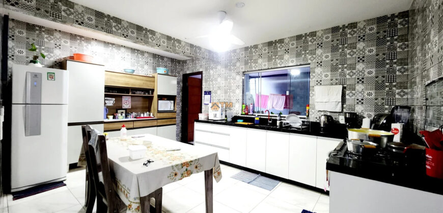EXCELENTE CASA COM 4 QUARTOS, TODA NA LAJE, COM ESCRITURA, PERTO DE COMERCIO EM GERAL E PROXIMO A PARADA DE ONIBUS, NA QUADRA 101, DO BAIRRO RESIDENCIAL OESTE, EM SÃO SEBASTIÃO /DF.