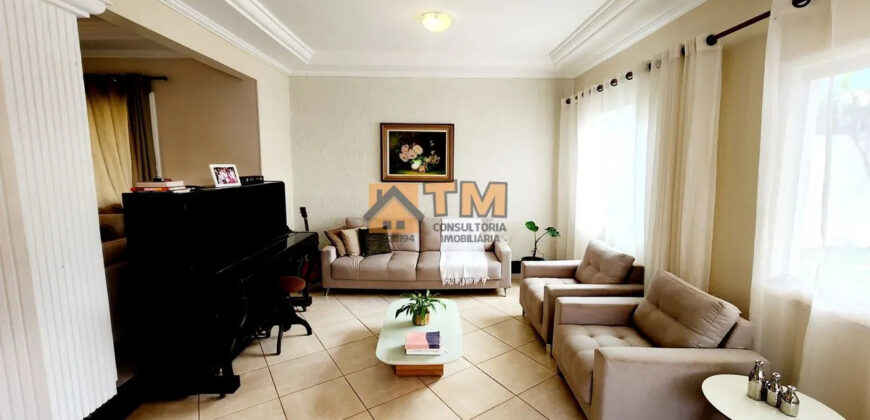 MARAVILHOSO SOBRADO, COM 4 QUARTOS, LINDO JARDIM QUE FAZ INTERAÇÃO COM A CASA, LOTE VAZADO DE UMA RUA PARA OUTRA, CONDOMINIO QUINTAS DO SOL, NO JARDIM BOTANICO DE BRASILIA!