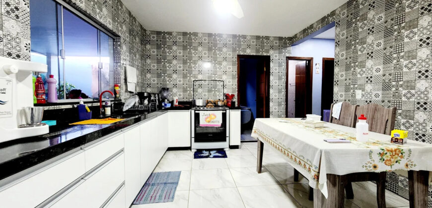 EXCELENTE CASA COM 4 QUARTOS, TODA NA LAJE, COM ESCRITURA, PERTO DE COMERCIO EM GERAL E PROXIMO A PARADA DE ONIBUS, NA QUADRA 101, DO BAIRRO RESIDENCIAL OESTE, EM SÃO SEBASTIÃO /DF.