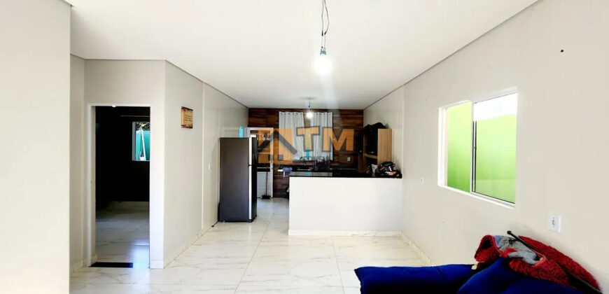 EXCELENTE CASA EM CONDOMINIO FECHADO, COM ACESSO PELO ASFALTO, DE FRENTE AO CRIXAS, , PERTO DE COMERCIO EM GERAL E PROXIMO A PARADA DE ONIBUS, COM 2 QUARTOS, EM SÃO SEBASTIÃO /DF.