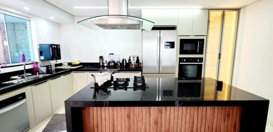 PARA QUEM ALMEJA MORAR EM UM IMÓVEL, BEM LOCALIZADO, COM FINO ACABAMENTO, CONFORTO DE UM LAR! ARMÁRIOS PLANEJADOS, BEM NO INICIO DA CIDADE, NA PARTE DOS FUNDOS DO SUPERMERCADO ULTRABOX, NO BAIRRO RESIDENCIAL OESTE, EM SÃO SEBASTIÃO/DF.
