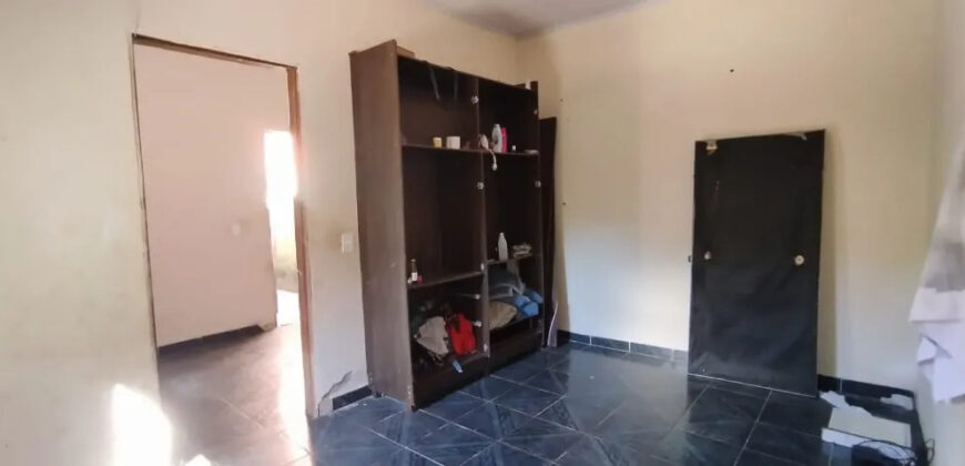 CASA COM KITNET NO BAIRRO JOÃO CÂNDIDO EM SÃO SEBASTIÃO DF.