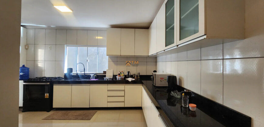 MARAVILHOSA CASA COM 3 SUITES, COM ARMÁRIOS, TODA NA LAJE, PERTO DE COMERCIO E PROXIMO A PARADA DE ONIBUS, PERTO DO MERCA REI ARTUR, BAIRRO MORRO DA CRUZ, EM SÃO SEBASTIÃO /DF.