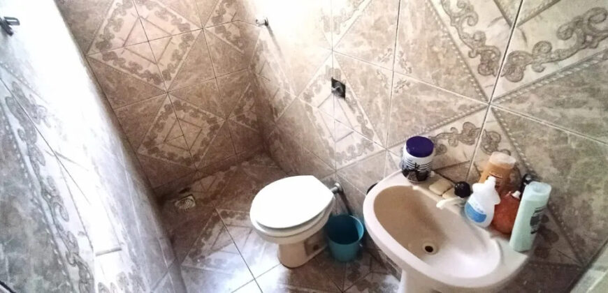 CASA COM KITNET NO BAIRRO JOÃO CÂNDIDO EM SÃO SEBASTIÃO DF.