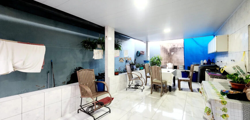 EXCELENTE CASA COM 4 QUARTOS, TODA NA LAJE, COM ESCRITURA, PERTO DE COMERCIO EM GERAL E PROXIMO A PARADA DE ONIBUS, NA QUADRA 101, DO BAIRRO RESIDENCIAL OESTE, EM SÃO SEBASTIÃO /DF.