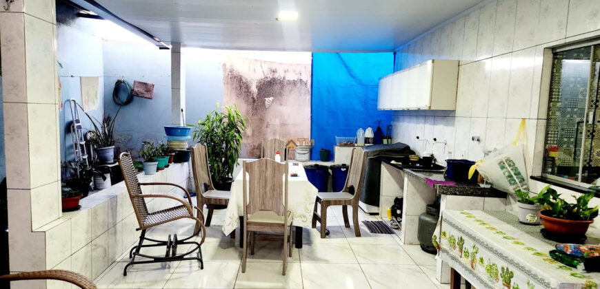 EXCELENTE CASA COM 4 QUARTOS, TODA NA LAJE, COM ESCRITURA, PERTO DE COMERCIO EM GERAL E PROXIMO A PARADA DE ONIBUS, NA QUADRA 101, DO BAIRRO RESIDENCIAL OESTE, EM SÃO SEBASTIÃO /DF.