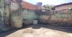 CASA COM KITNET NO BAIRRO JOÃO CÂNDIDO EM SÃO SEBASTIÃO DF.