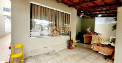 CASA COM UMA LOCALIZAÇÃO EXCELENTE, PERTO DE COMERCIO EM GERAL E PROXIMO A PARADA DE ONIBUS, COM 2 QUARTOS, MAIS UMA KITE NOS FUNDOS, NA QUADRA 101, DO BAIRRO RESIDENCIAL OESTE, EM SÃO SEBASTIÃO /DF.