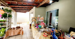 CASA COM UMA LOCALIZAÇÃO EXCELENTE, PERTO DE COMERCIO EM GERAL E PROXIMO A PARADA DE ONIBUS, COM 2 QUARTOS, MAIS UMA KITE NOS FUNDOS, NA QUADRA 101, DO BAIRRO RESIDENCIAL OESTE, EM SÃO SEBASTIÃO /DF.
