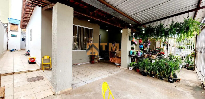 CASA COM UMA LOCALIZAÇÃO EXCELENTE, PERTO DE COMERCIO EM GERAL E PROXIMO A PARADA DE ONIBUS, COM 2 QUARTOS, MAIS UMA KITE NOS FUNDOS, NA QUADRA 101, DO BAIRRO RESIDENCIAL OESTE, EM SÃO SEBASTIÃO /DF.