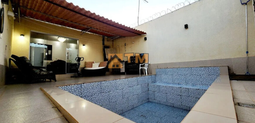 EXCELENTE CASA COM 2 QUARTOS, ARMÁRIOS PLANEJADO, COM PISCINA AQUECIDA, PERTO DE PARADA E COMERCIO, NO BAIRRO CENTRO, EM SÃO SEBASTIÃO /DF.