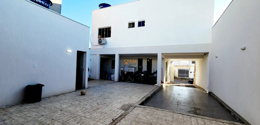 PARA QUEM ALMEJA MORAR EM UM IMÓVEL, BEM LOCALIZADO, COM FINO ACABAMENTO, CONFORTO DE UM LAR! ARMÁRIOS PLANEJADOS, BEM NO INICIO DA CIDADE, NA PARTE DOS FUNDOS DO SUPERMERCADO ULTRABOX, NO BAIRRO RESIDENCIAL OESTE, EM SÃO SEBASTIÃO/DF.
