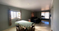Excelente Casa, com 2 Qtos, localizada no Bairro Morro da Cruz, em São Sebastião/DF.