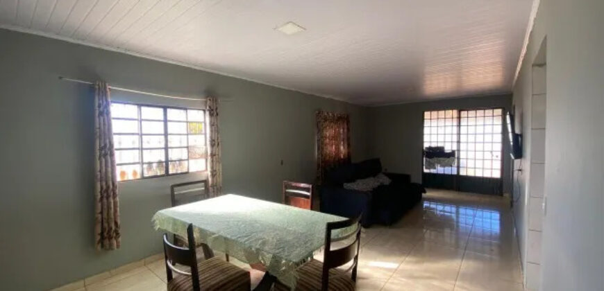 Excelente Casa, com 2 Qtos, localizada no Bairro Morro da Cruz, em São Sebastião/DF.