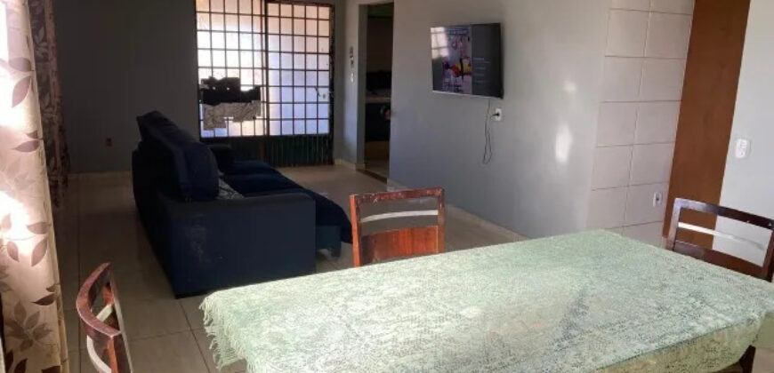 Excelente Casa, com 2 Qtos, localizada no Bairro Morro da Cruz, em São Sebastião/DF.