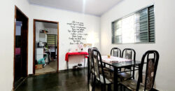 CASA BEM LOCALIZADA, COM 3 QUARTOS, NO BAIRRO, NO BAIRRO CENTRO, PERTO DE PARADA DE ONIBUS!