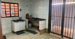 Excelente Casa, com 2 Qtos, localizada no Bairro Morro da Cruz, em São Sebastião/DF.