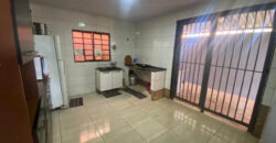 Excelente Casa, com 2 Qtos, localizada no Bairro Morro da Cruz, em São Sebastião/DF.