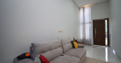 Maravilhosa Casa Alto Padrão, Moderna, Fino Acabamento, com 3 Quartos, Suíte, Armários planejados, no Condomínio Vista Itaipu, no Jardim Botânico Brasília /DF.