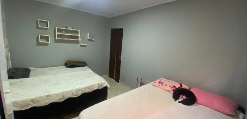 Excelente Casa, com 2 Qtos, localizada no Bairro Morro da Cruz, em São Sebastião/DF.