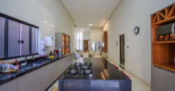 Maravilhosa Casa Alto Padrão, Moderna, Fino Acabamento, com 3 Quartos, Suíte, Armários planejados, no Condomínio Vista Itaipu, no Jardim Botânico Brasília /DF.