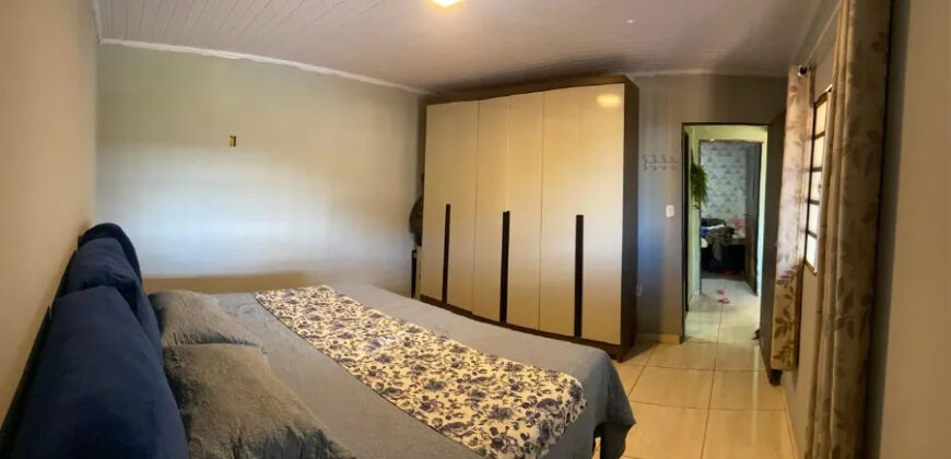 Excelente Casa, com 2 Qtos, localizada no Bairro Morro da Cruz, em São Sebastião/DF.