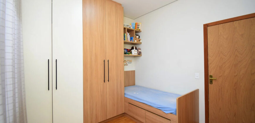 Maravilhosa Casa Alto Padrão, Moderna, Fino Acabamento, com 3 Quartos, Suíte, Armários planejados, no Condomínio Vista Itaipu, no Jardim Botânico Brasília /DF.