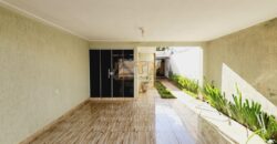 EXCELENTE CASA COM 2 QUARTOS, SUITE, ARMÁRIOS PLANEJADOS, NA LAJE, MAIS UMA KIT NOS FUNDOS, NO CONDOMINIO MANSÕES BRAUNA, PERTO DA ÁREA DE LAZER, NO JARDIM BOTANICO DE BRASILIA/DF