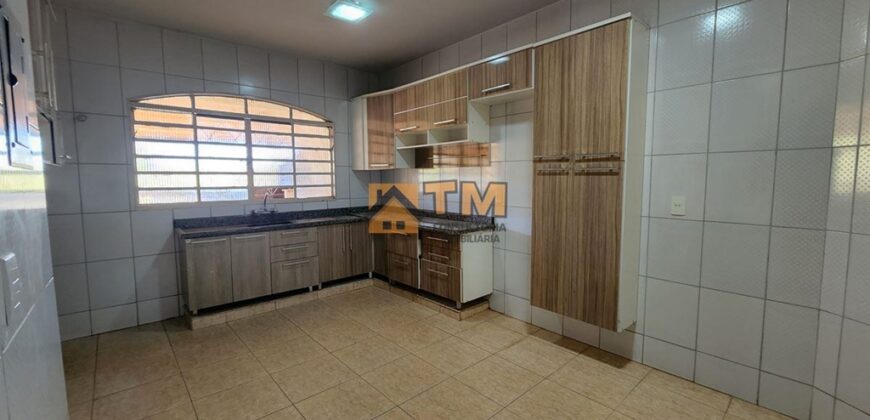 CASA COM 5 QUARTOS, SUITES, ARMARIOS PLANEJADOS, LOTÃO 1700 METROS, CONDOMINIO MANSÕES BRAUNA, JARDIM BOTANICO DE BRASILIA.